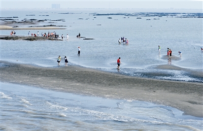今年上半年,海门蛎岈山国家海洋公园接待游客超15万人次,旅游行业总