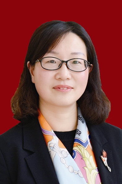 黄静同志简历