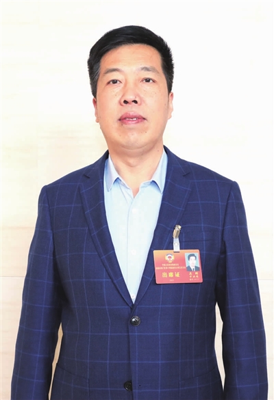 吴辉.jpg